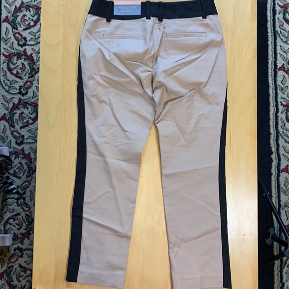 Anne Taylor cropped pants Pettit size. - Picture 2 of 5
